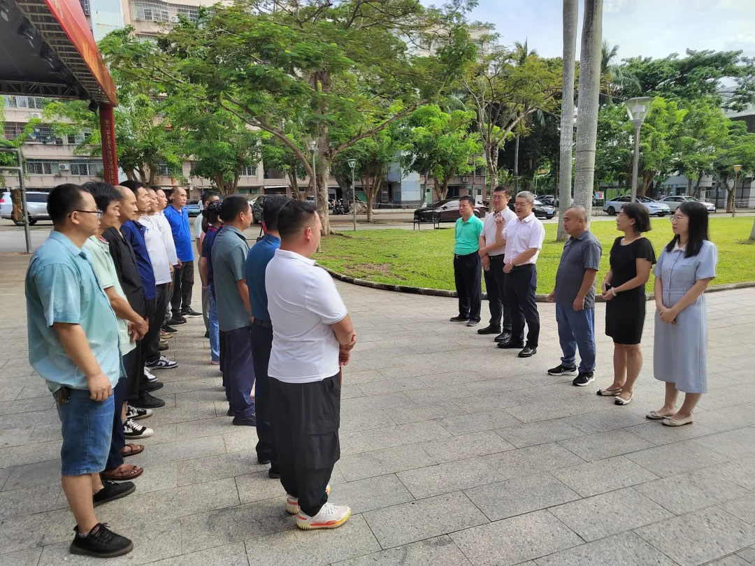 1729501402992099635.jpg 1729501402992099635.jpg